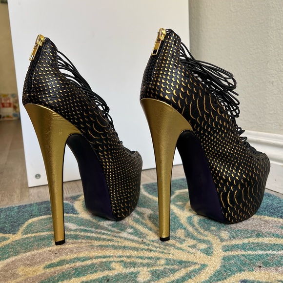 LONDON TRASH - Size 8 LT. CRUSH Gold and black leather platform heels - Picture 7 of 16